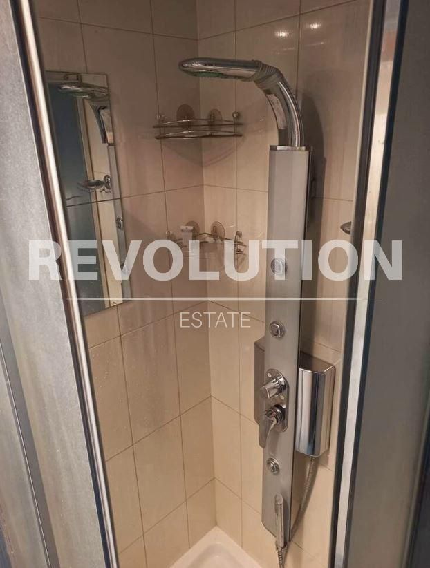 Дава се под наем Едностаен апартамент в Варна, Бриз - 23 кв.м за 250 € - Снимка #3