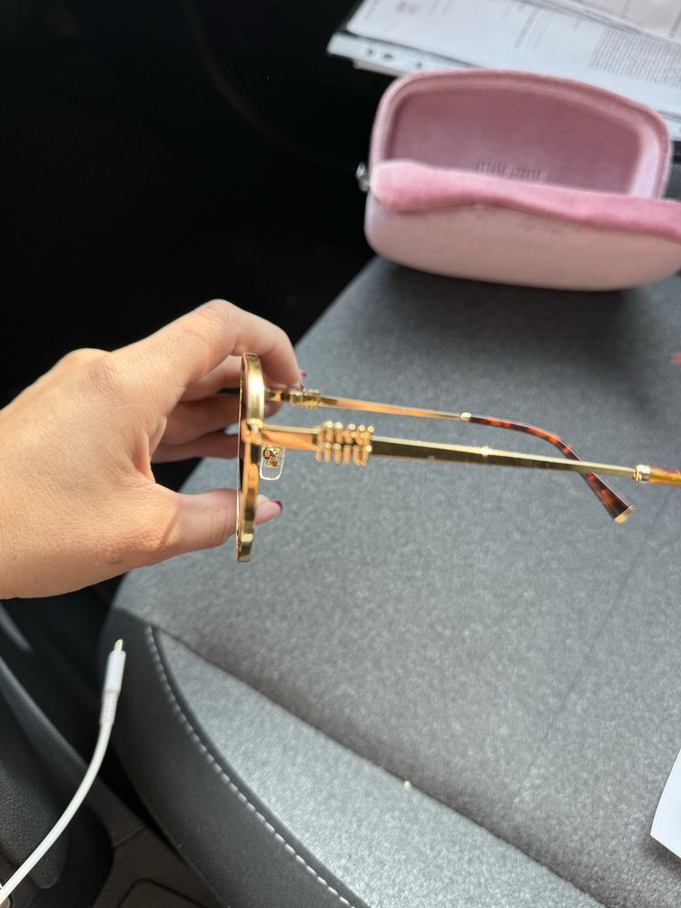 Слънчеви очила miu miu