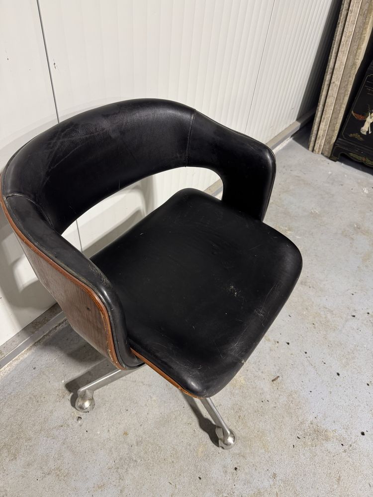 Scaun de birou, designer britanic Martin Grierson