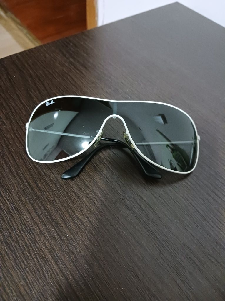 Ray Ban Слънчеви очила уникат.Състояние 9 от 10.Мои лични.Уникална цен