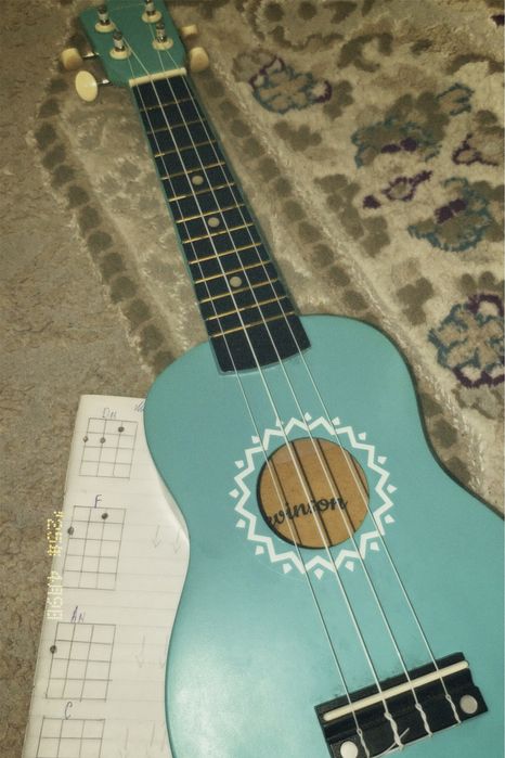 Продам Укулеле