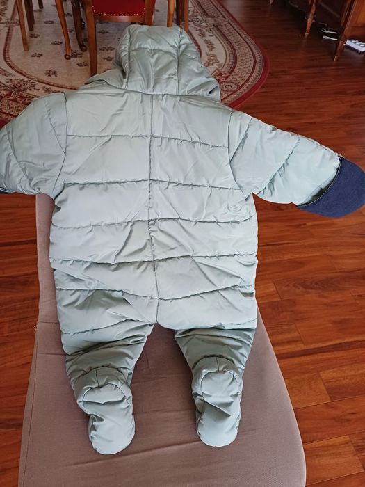 Salopetă de iarnă tip Combipilote pentru bebeluși 4-6 luni
