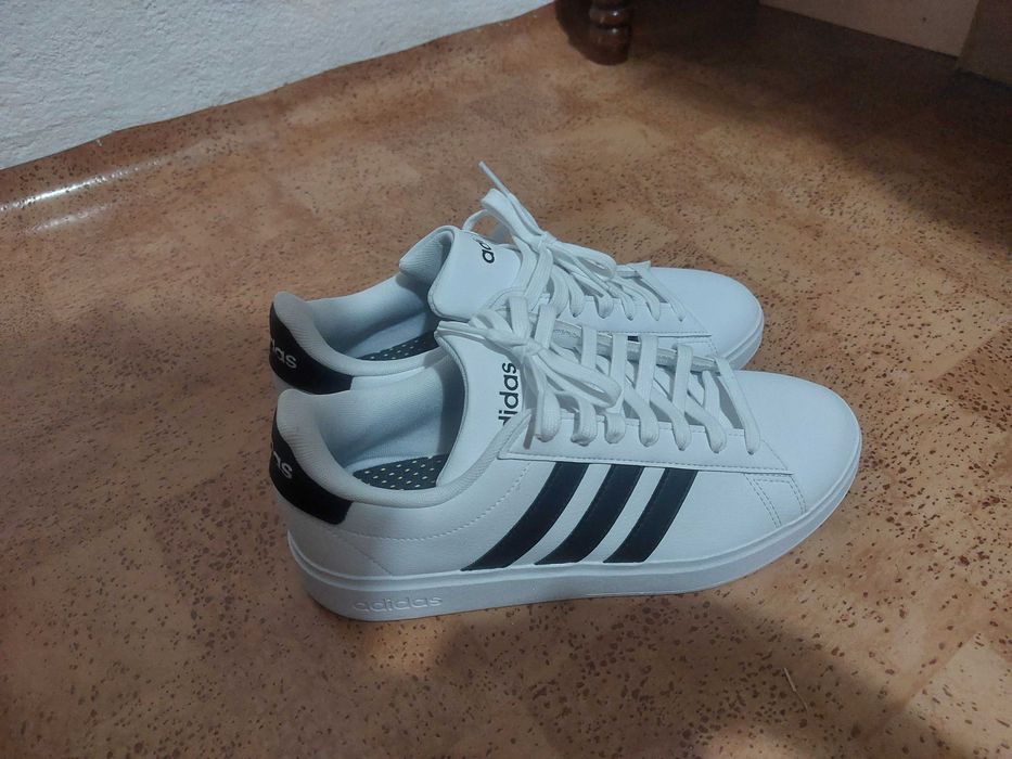 Адидас обувки орг