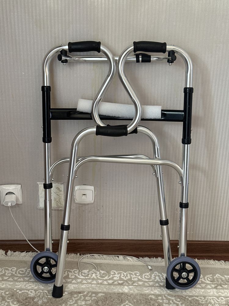 Инвалидный ходунок