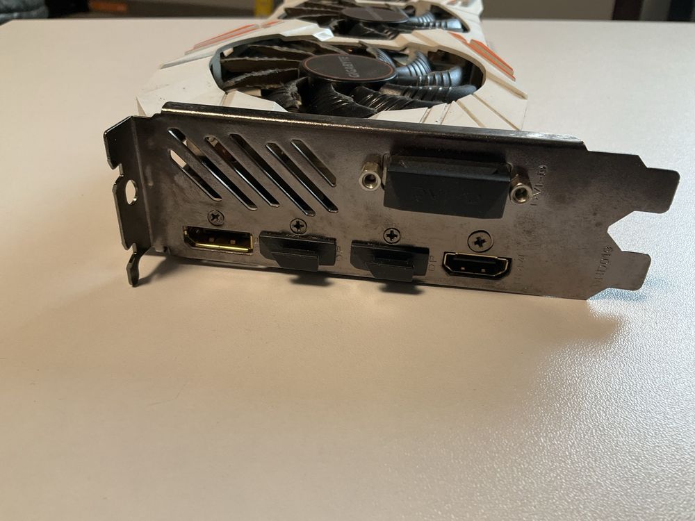 Gigabyte GeForce GTX 1080 Ti с три вентилатора