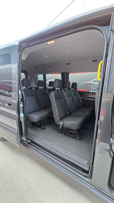 Transfer persoane, inchiriere microbuz cu sofer