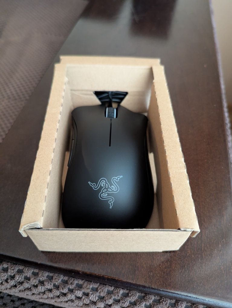 Мишка Razer Deathadder Essential