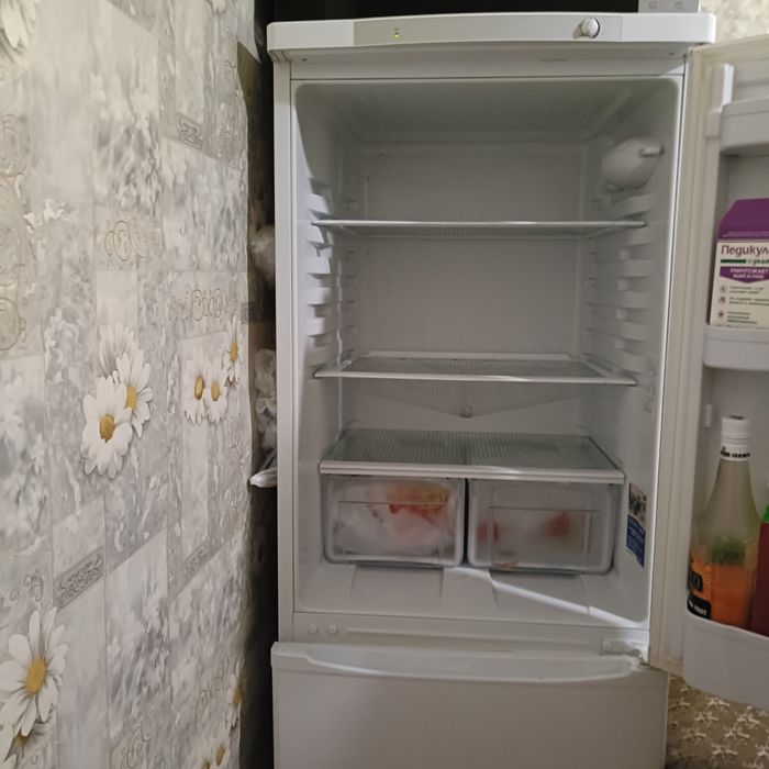 Холодильник indezit