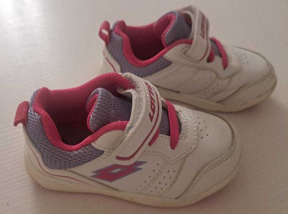 Adidasi LOTTO marime 22, super intretinuti, aproape NOI