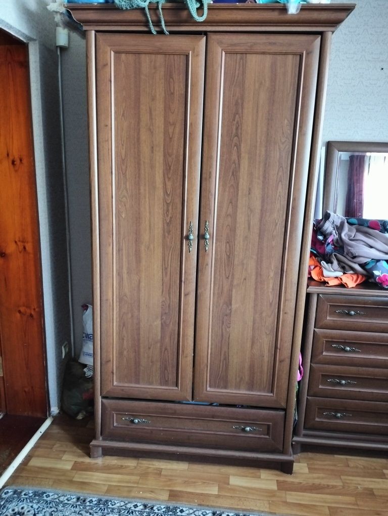 Продам шкаф б/у для вещей