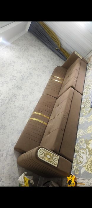 Продам диван в хорошое состояние
