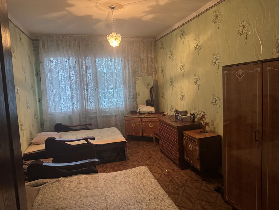 Куйлюк массив 1, оринтир гостиница Hayot продаётся 3-х ком квартира