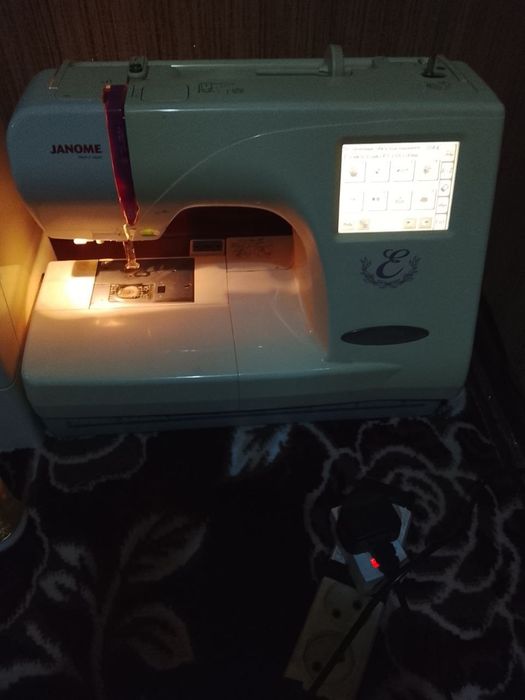 Швейная машина жаноме