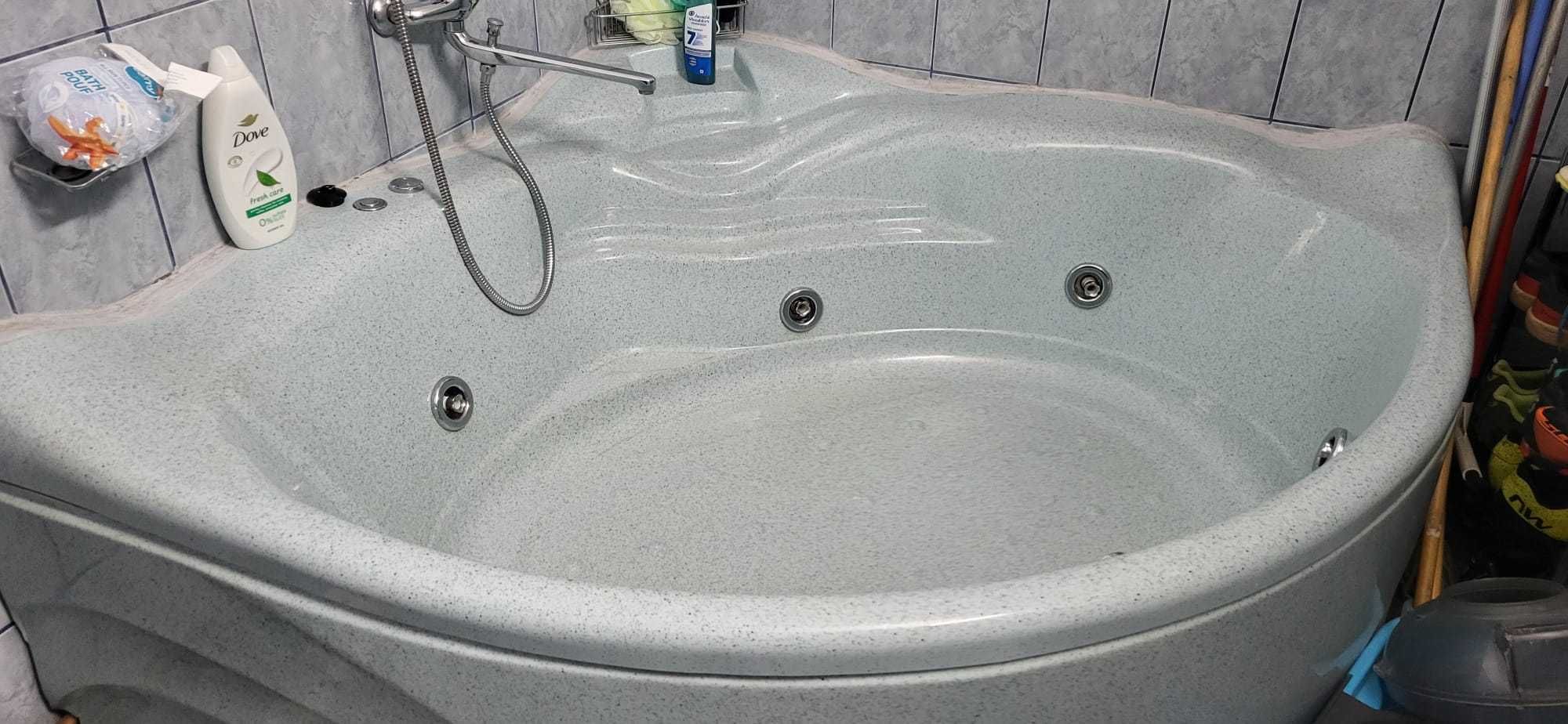 Cada cu hidromasaj pentru 2 persoane