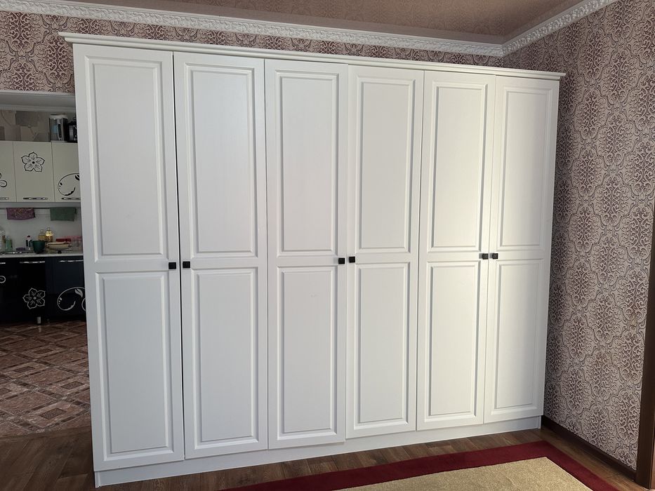 Шкаф 6 дверный, почти новая