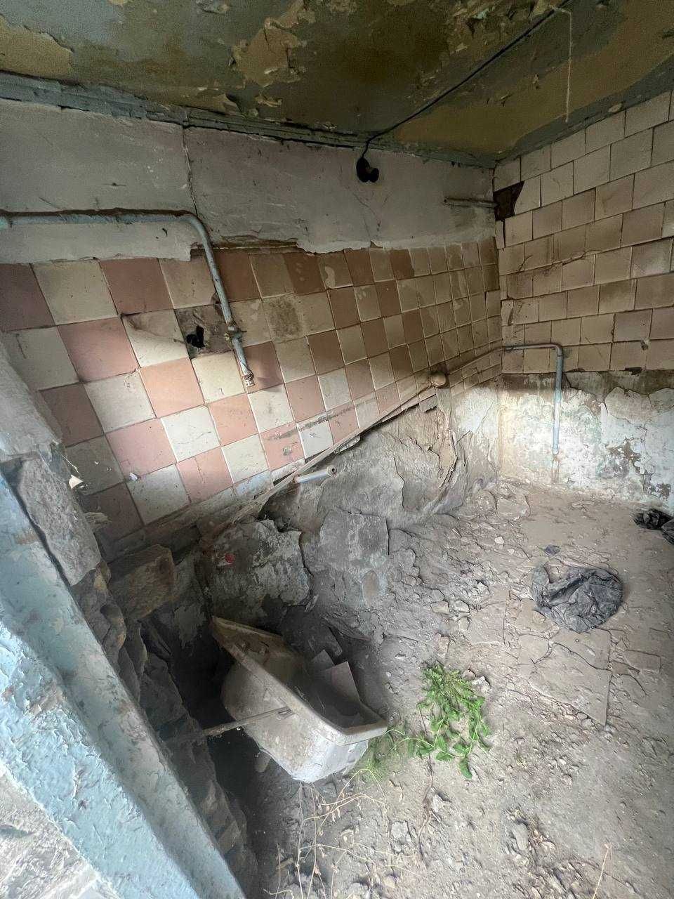 1.1 sotiqli eski hovli sotiladi.