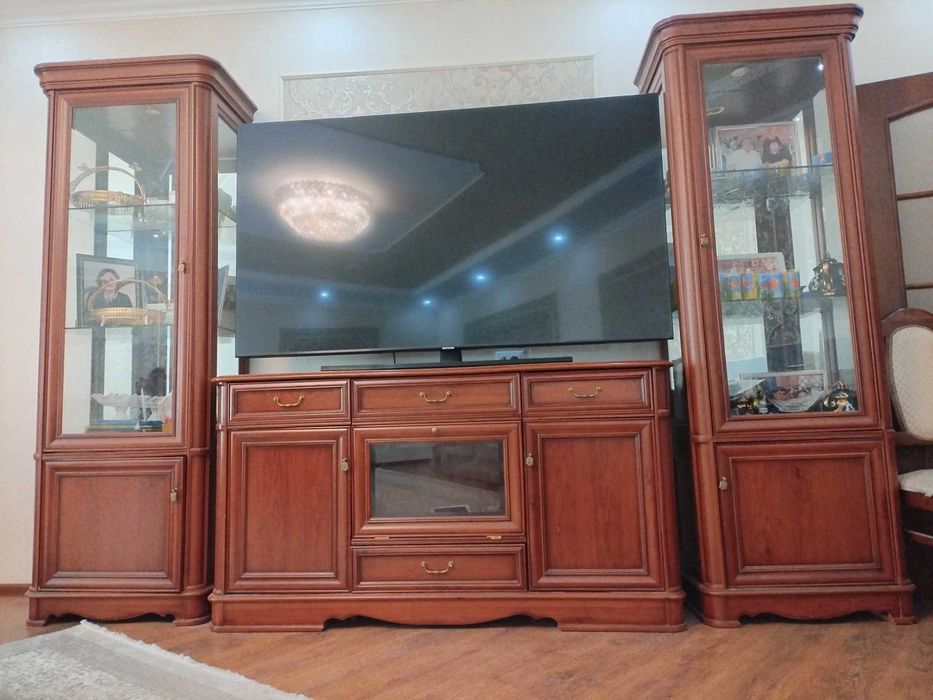 Продам горку  для гостиной