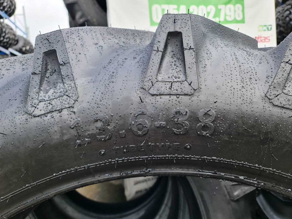 Cauciucuri noi 13.6-38 GRI 8PR anvelope tractor U650 sau INTERNATIONAL