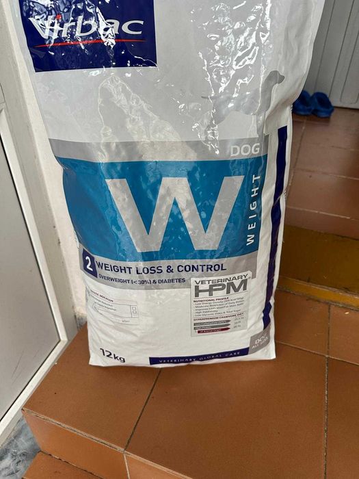 Virbac . Hrana uscata pentru caini , pentru scadere in greutate