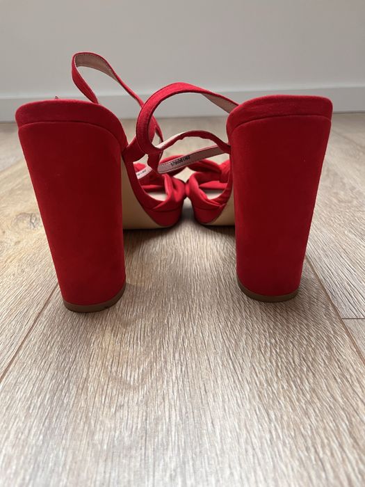 Червени обувки на ток 41