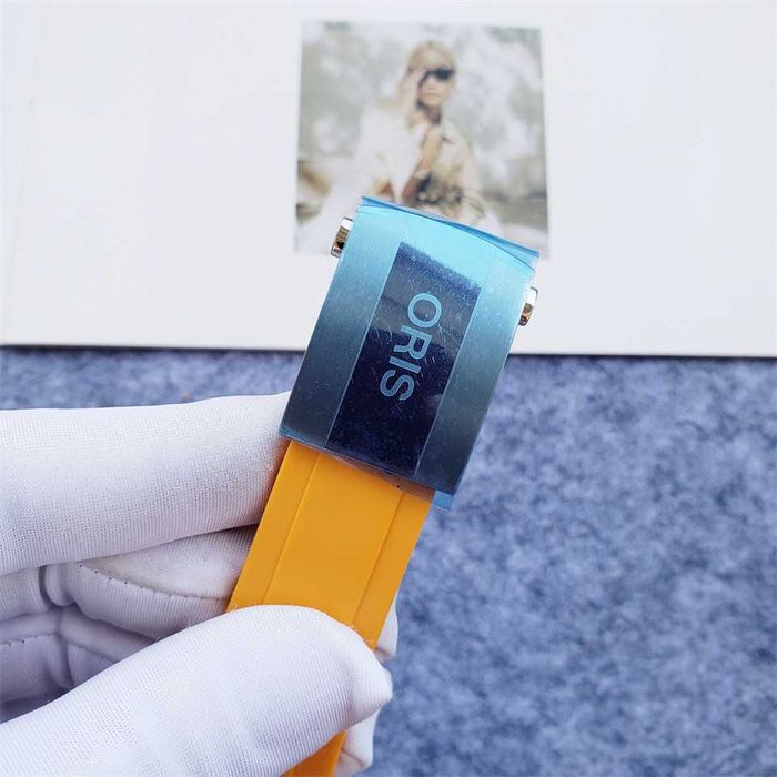 ORIS Diving Aquis Depth Gauge с кварцов механизъм