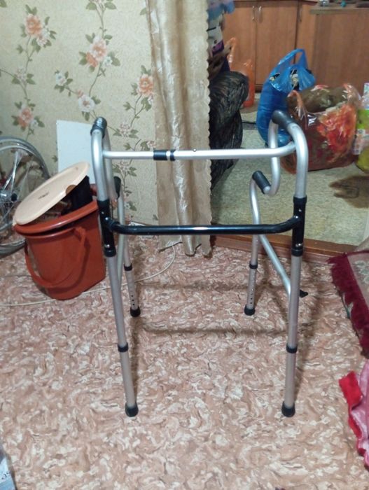 Кресла для инвалидов и ходули