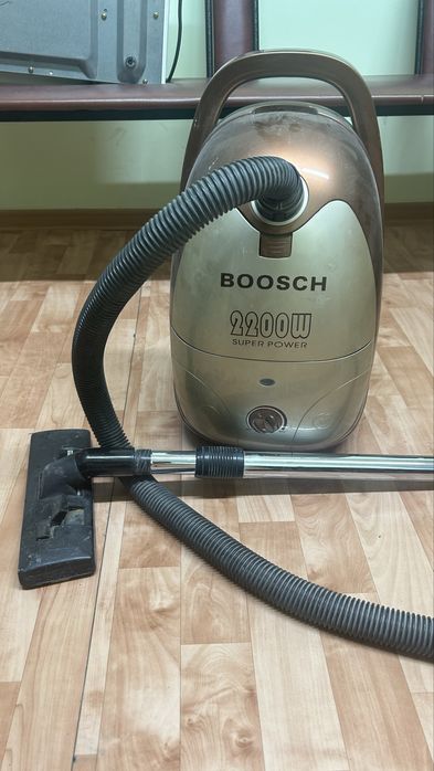 Пылесос дешево продам