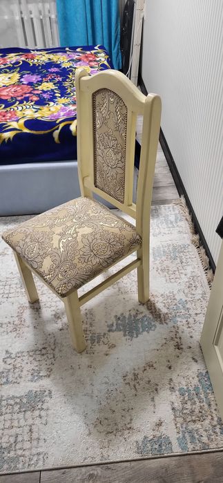 Классические стулья с мягкой обивкой (2 шт.)