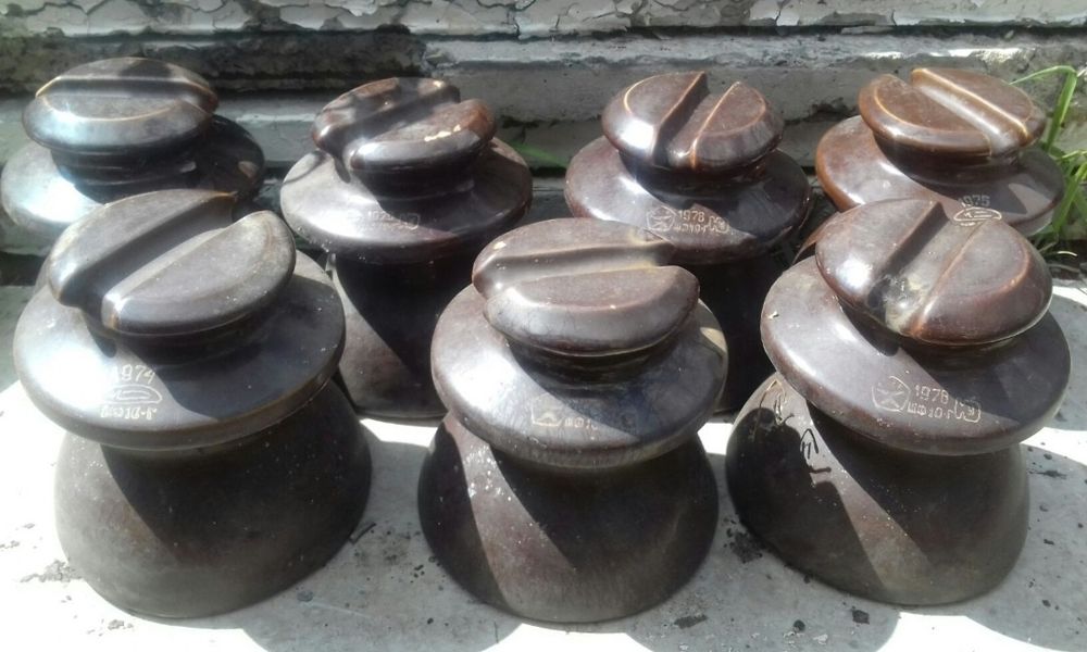 Изоляторы фарфоровые ШФ 10-Г;стеклянные ШС 10-Г