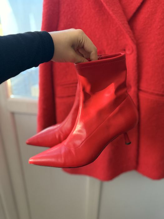 Сапоги Stradivarius