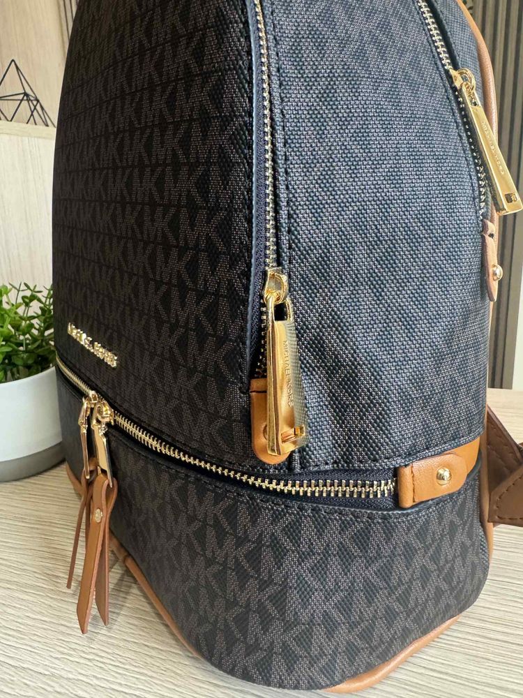 Дамска раница на Michael Kors