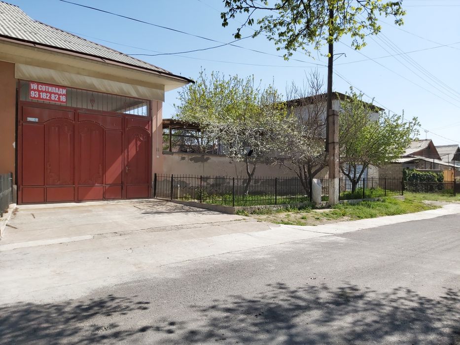 Ҳовли уй катта бозор маҳалласида сотилади