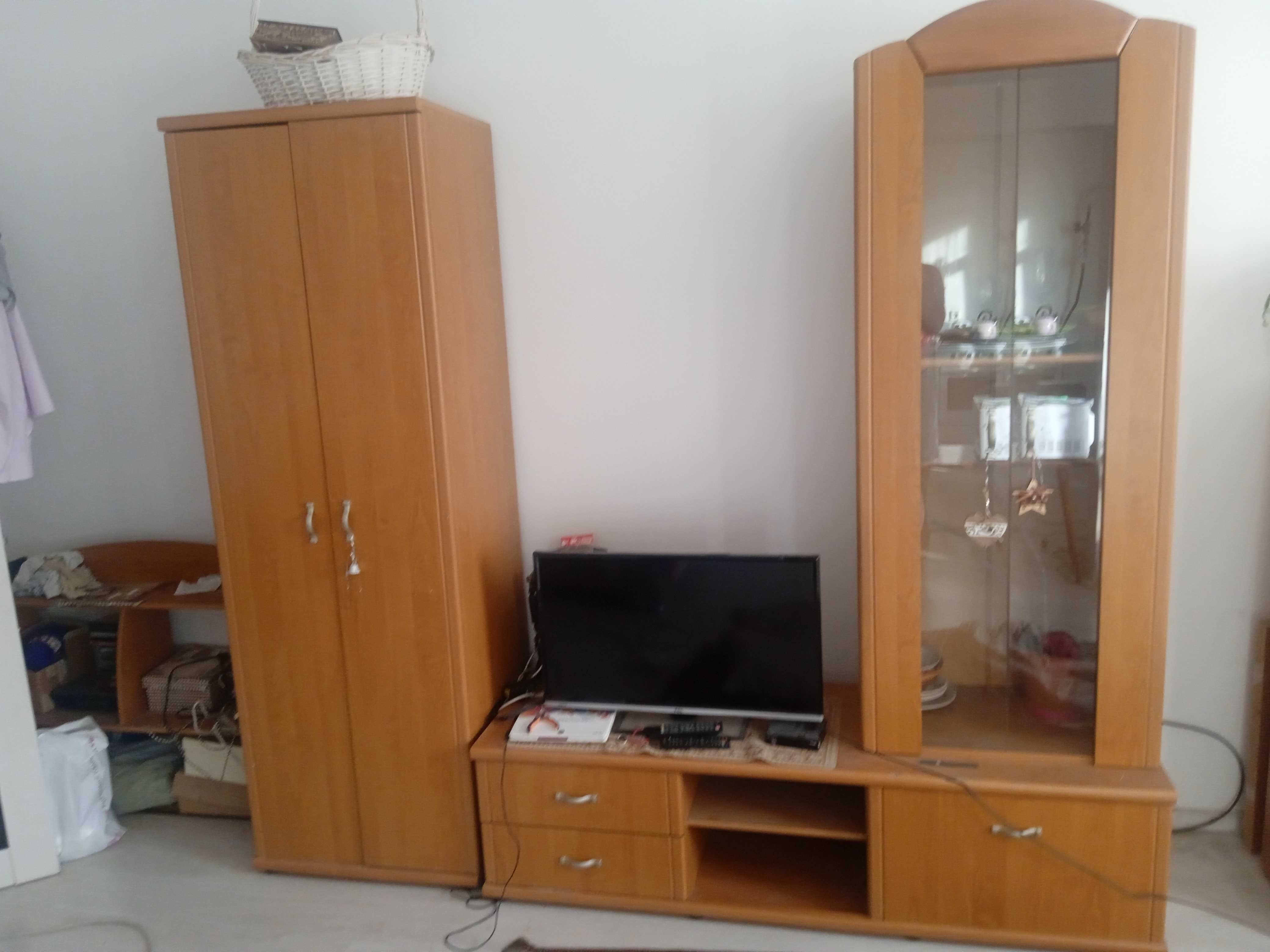 Продам стенку б/у в хорошем состояние