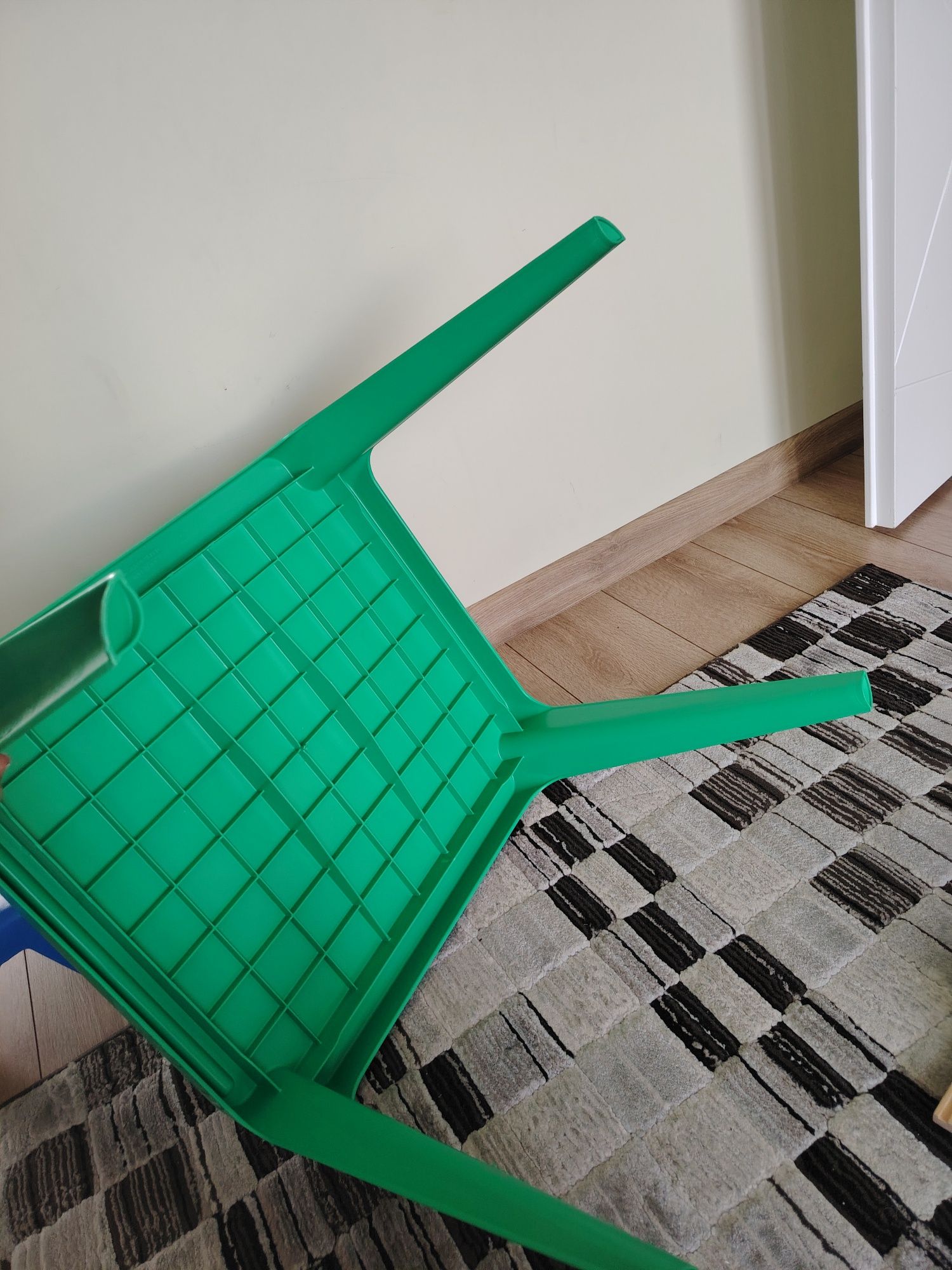 Детско столче и маса