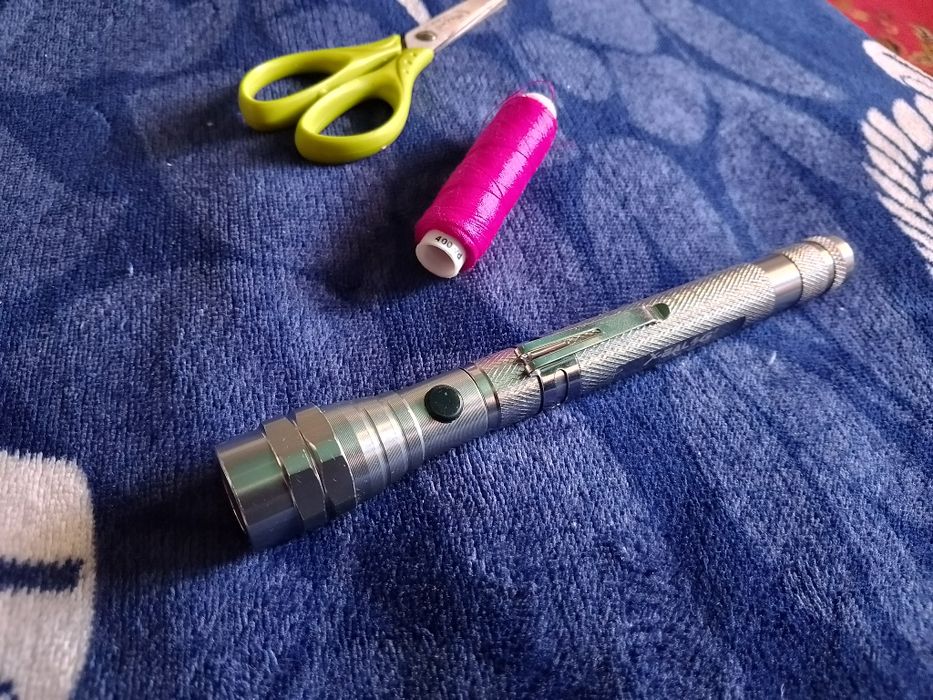 Фонарик магнитный