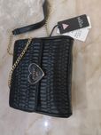 Чанта guess -115 лв-нова