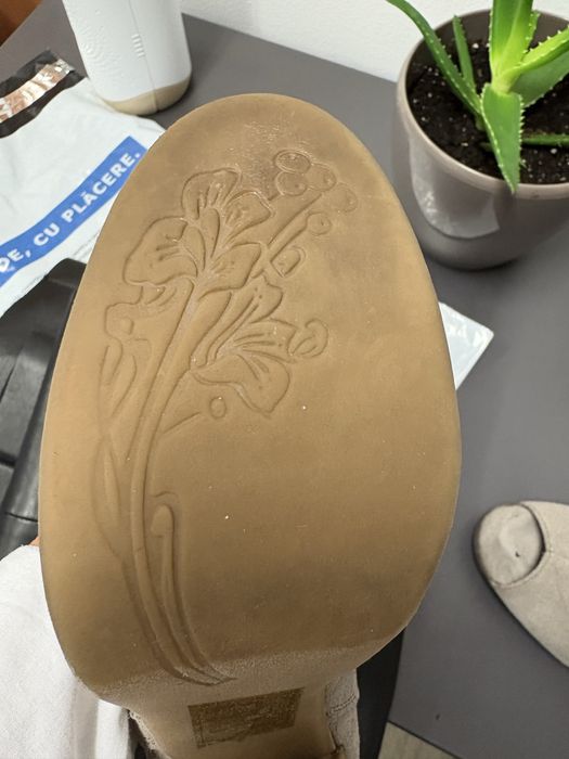 Ghete superbe marimea 37 piele naturala