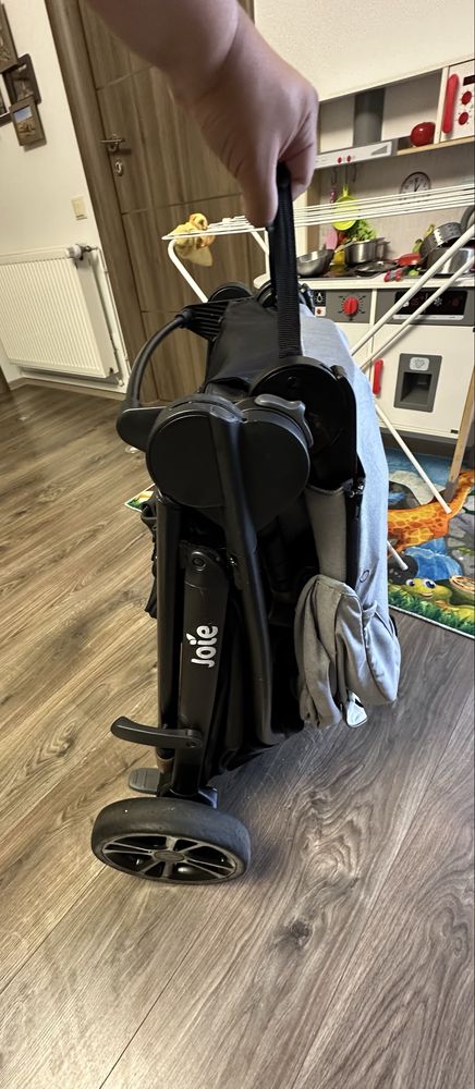 Carucior multifunctional JOIE Versatrax 0 luni+ pana la 22kg (4ani)