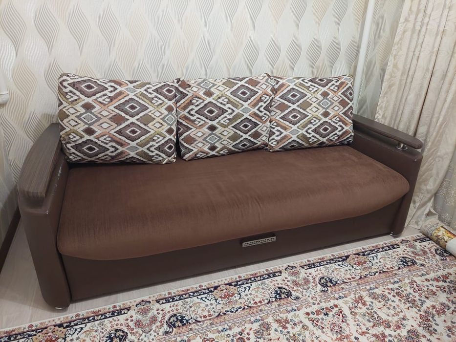 Продам диван 40000 тг