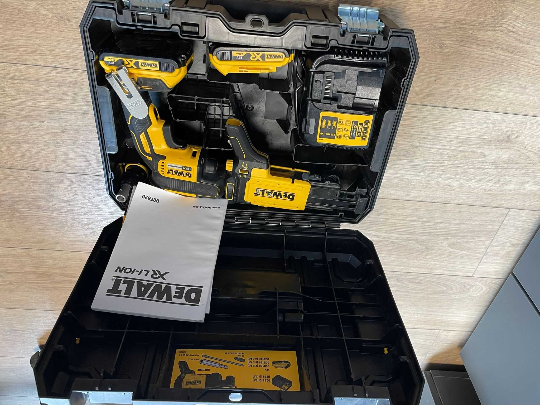 RESIGILAT-Dewalt -Masina de insurubat pentru gips-carton DCF620