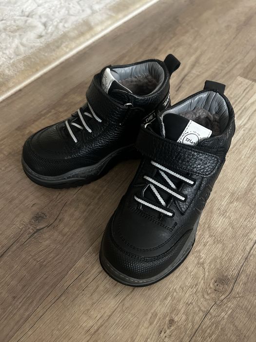 Продам зимние сапожки тифлани в идеально состоянии