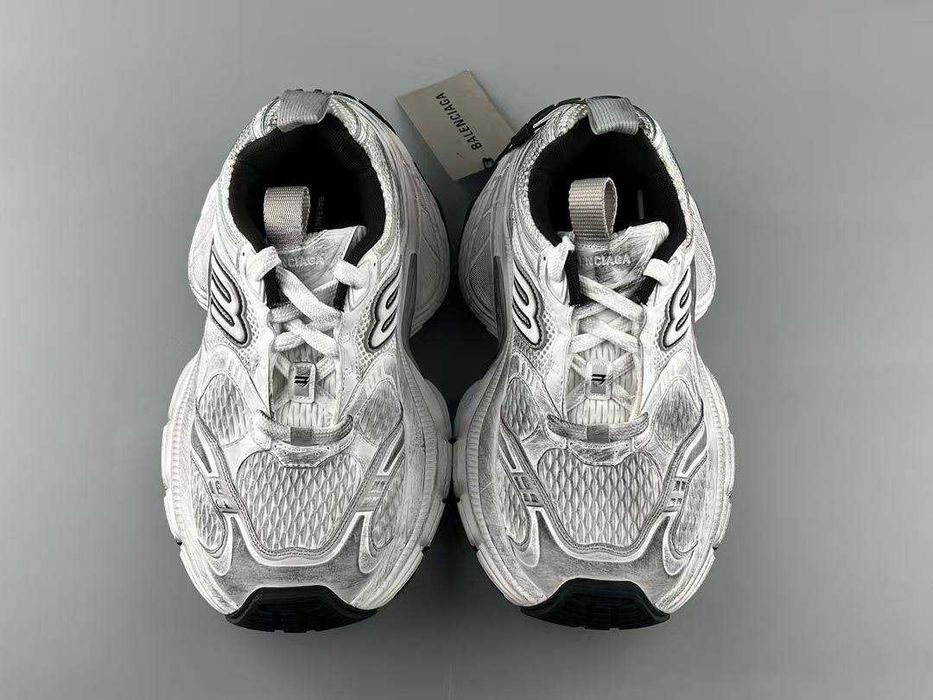 Налични Balenciaga 6XL SNEAKERS