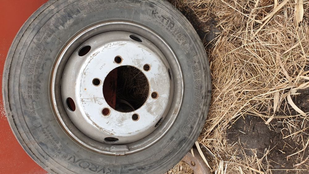 Джанта с гума 225 75 17.5 сайрън