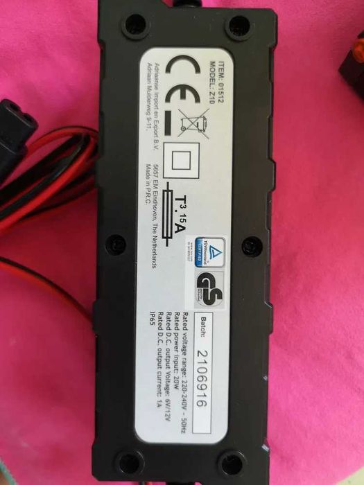 Универсално зарядно за акумулатор 6V/12 V