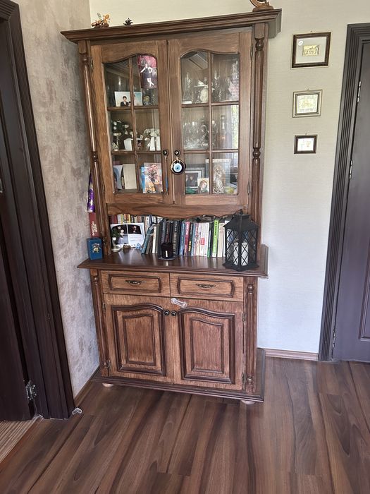 Мебели за хол и трапезария от истинско дърво