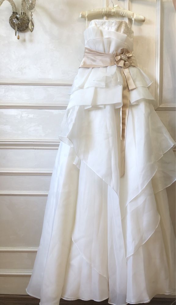 Свадебное бальное платье с корсетом и бантом на талии XS M