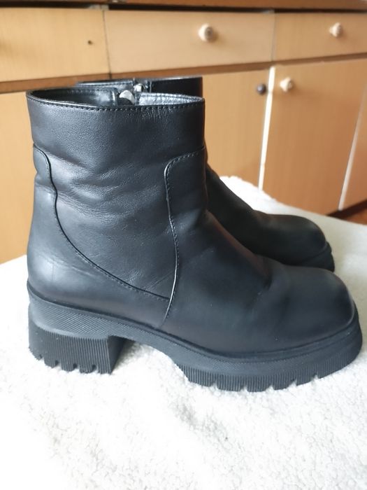 Продам женские кожанные зимние сапоги