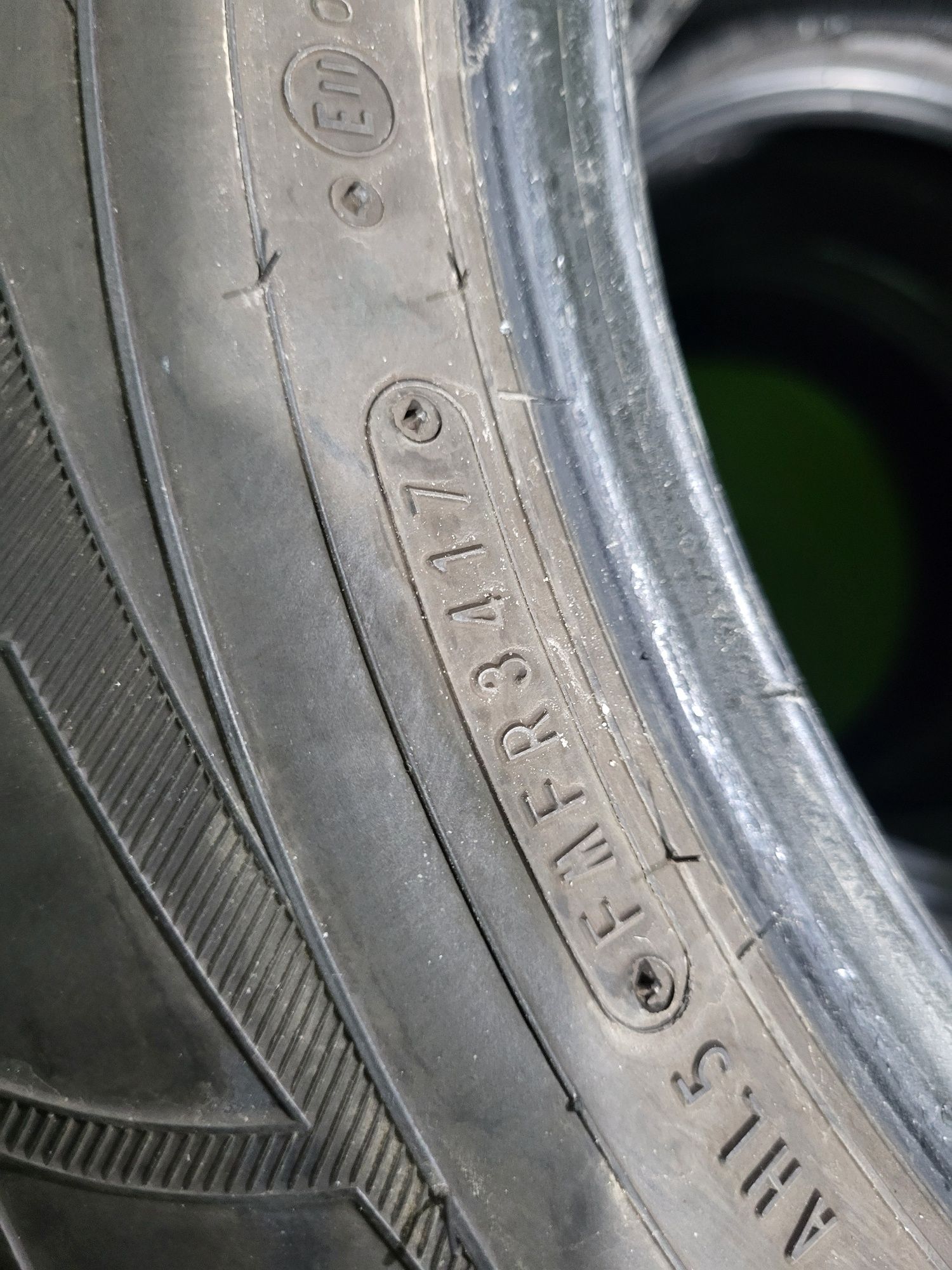 4 бр зимни 245/55/17 Falken