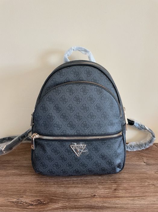 Дамска раница Guess