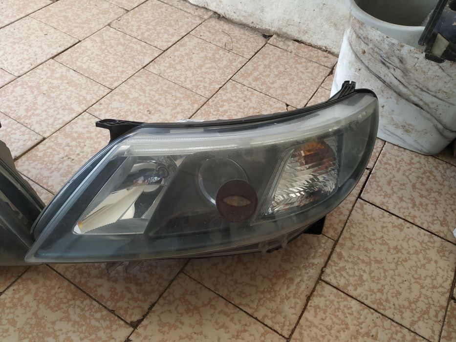 Фар ,комплект за Saab 93 ,2008г